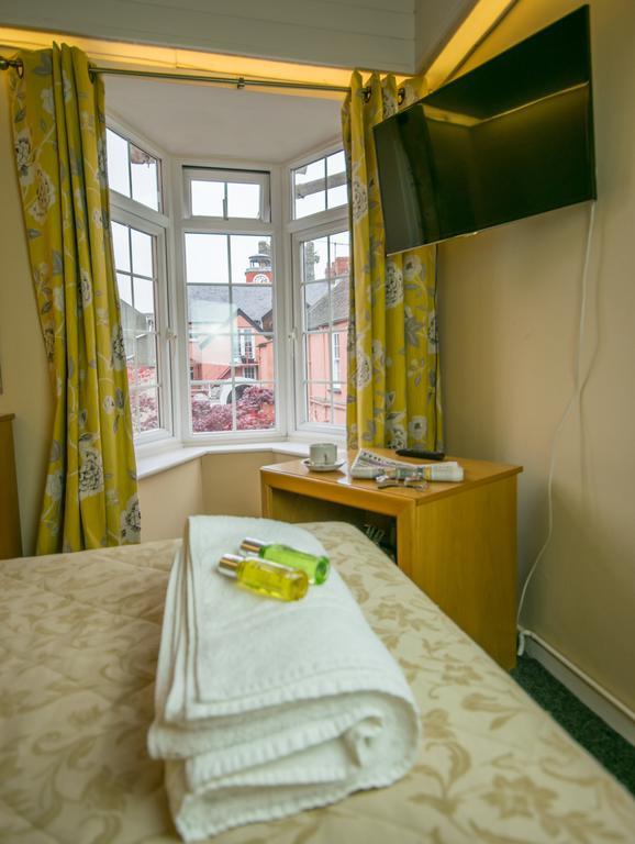 Old Kings Arms Hotel เพมโบรก ภายนอก รูปภาพ
