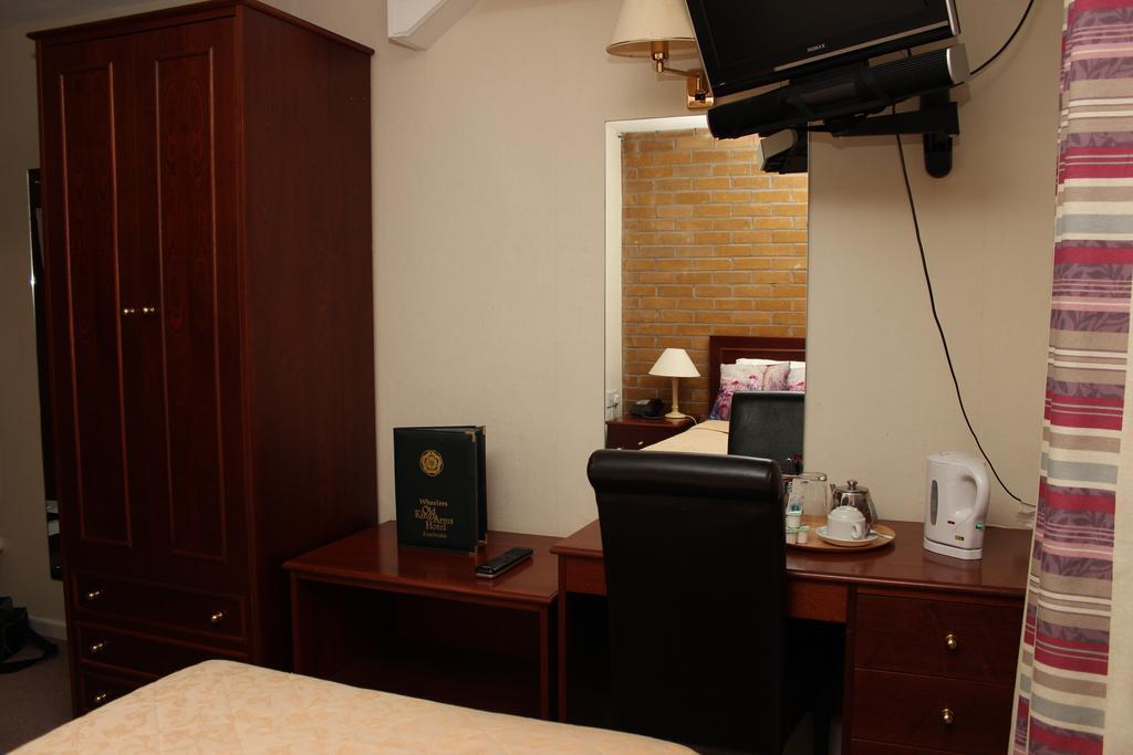 Old Kings Arms Hotel เพมโบรก ภายนอก รูปภาพ